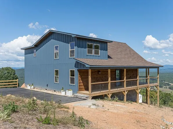 53 Above The Clouds Ln, Brasstown, NC 28902