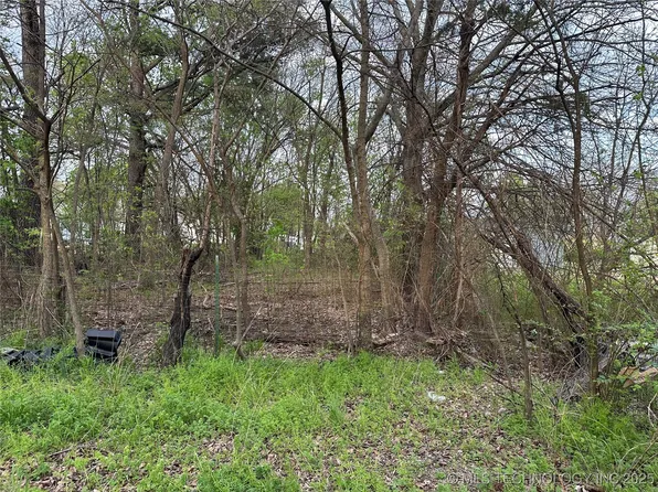 SW 10th St, Wilburton, OK 74578