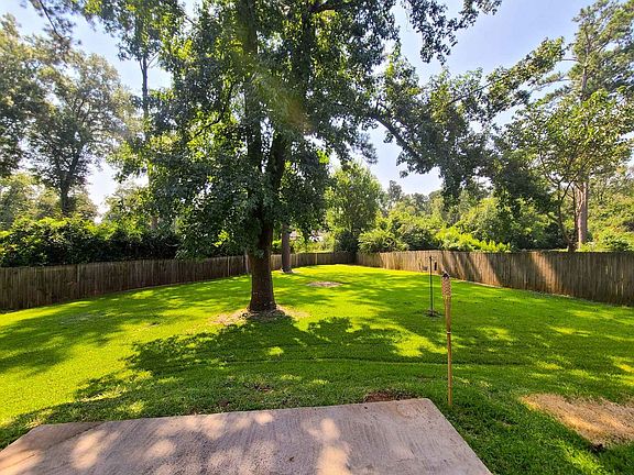 3rd image of 1224 Oakdale Rd