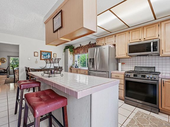 5th image of 707 Granada Dr