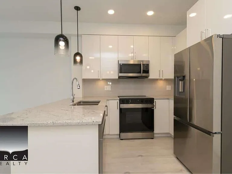 5504 Brydon Cres #402 — Photo 15