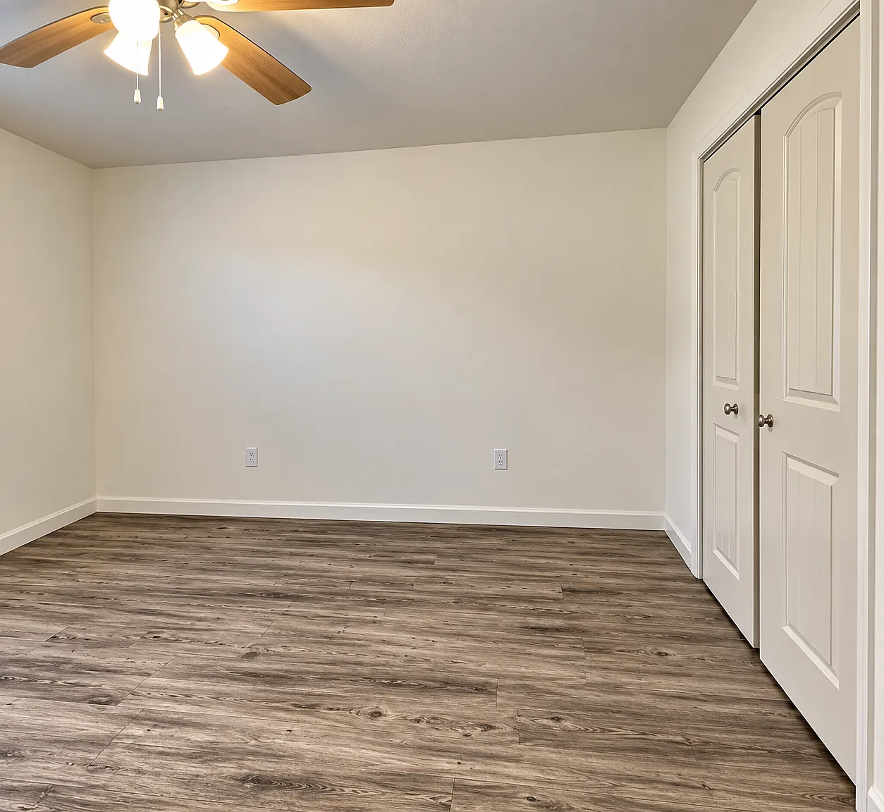 2 bed, 1100 sqft, $1,699 — Photo 2