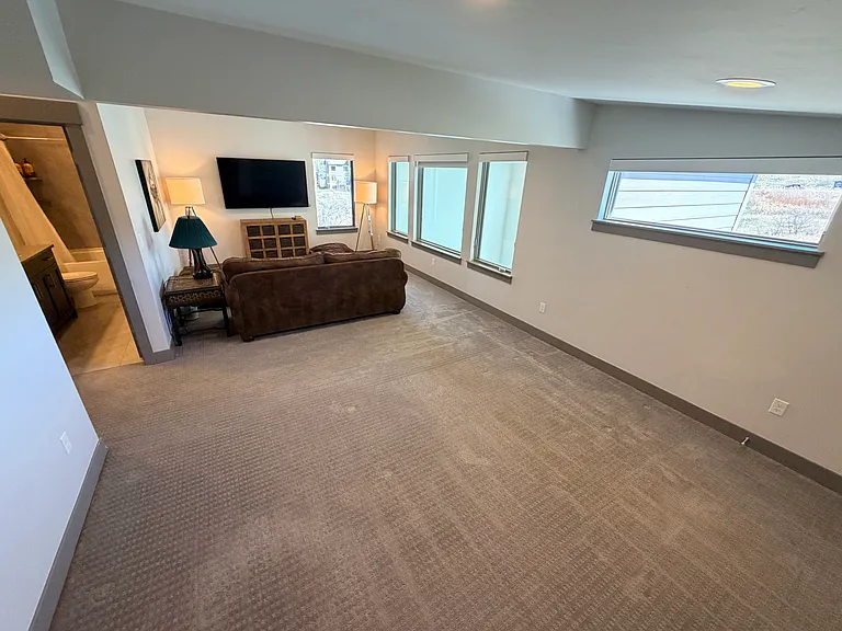 6389 E 820 S — Photo 14