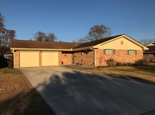 678 E Kitchen Dr, Port Neches, TX 77651