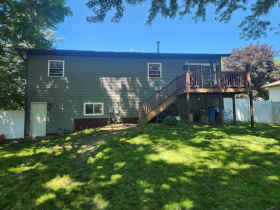2nd image of 700 Dubois Dr