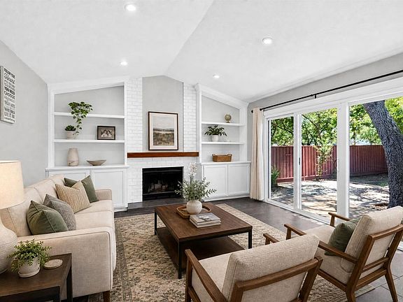 4th image of 67 Larkspur Street
