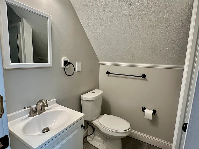 23152 Lake Shore Blvd #3 — Photo 4