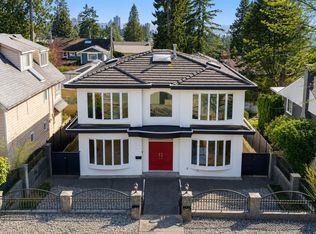 213 W 28th St, North Vancouver, BC V7N2H9