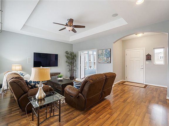 4th image of 712 Mission Hills Dr