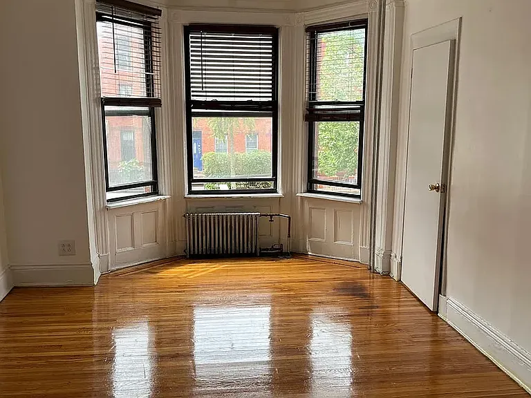 235 9th St #3 — Photo 3