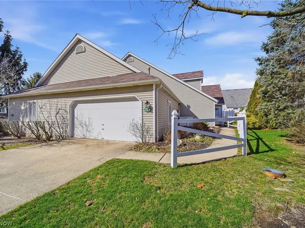 762 Hunters Trl, Akron, OH 44313