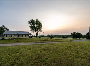 1002 N Cline Rd, Coffeyville, KS 67337