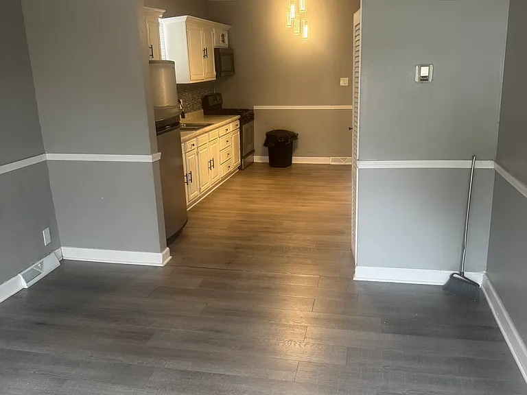 439 Pulaski Rd — Photo 4