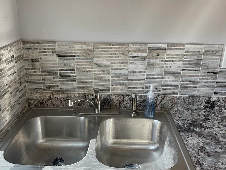 451 E 111th St #2R — Photo 3