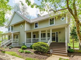 462 Reavis Pl, Saint Louis, MO 63119