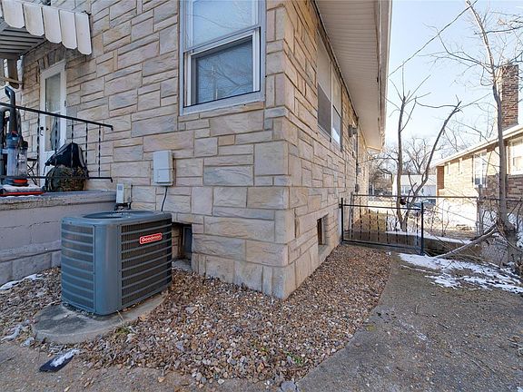 4th image of 1464 Ferguson Ave