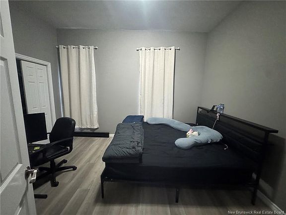 4th image of 95 Elliott Row #93