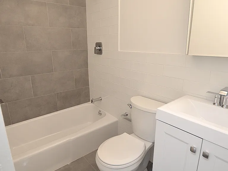 315 W 29th St #5A — Photo 5