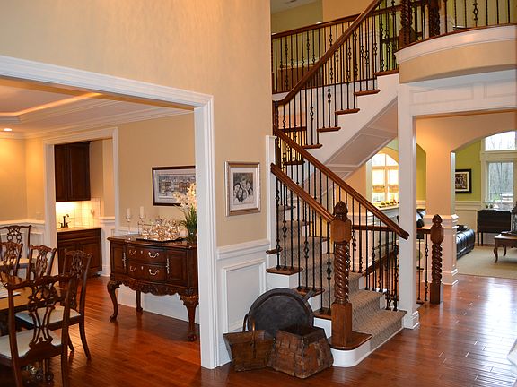 4th image of 134 Stone Valley Dr
