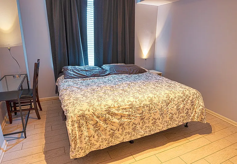 King size bed