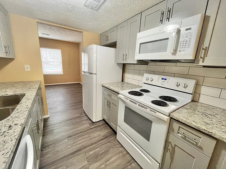 6418 Meadow Rue Dr — Photo 11
