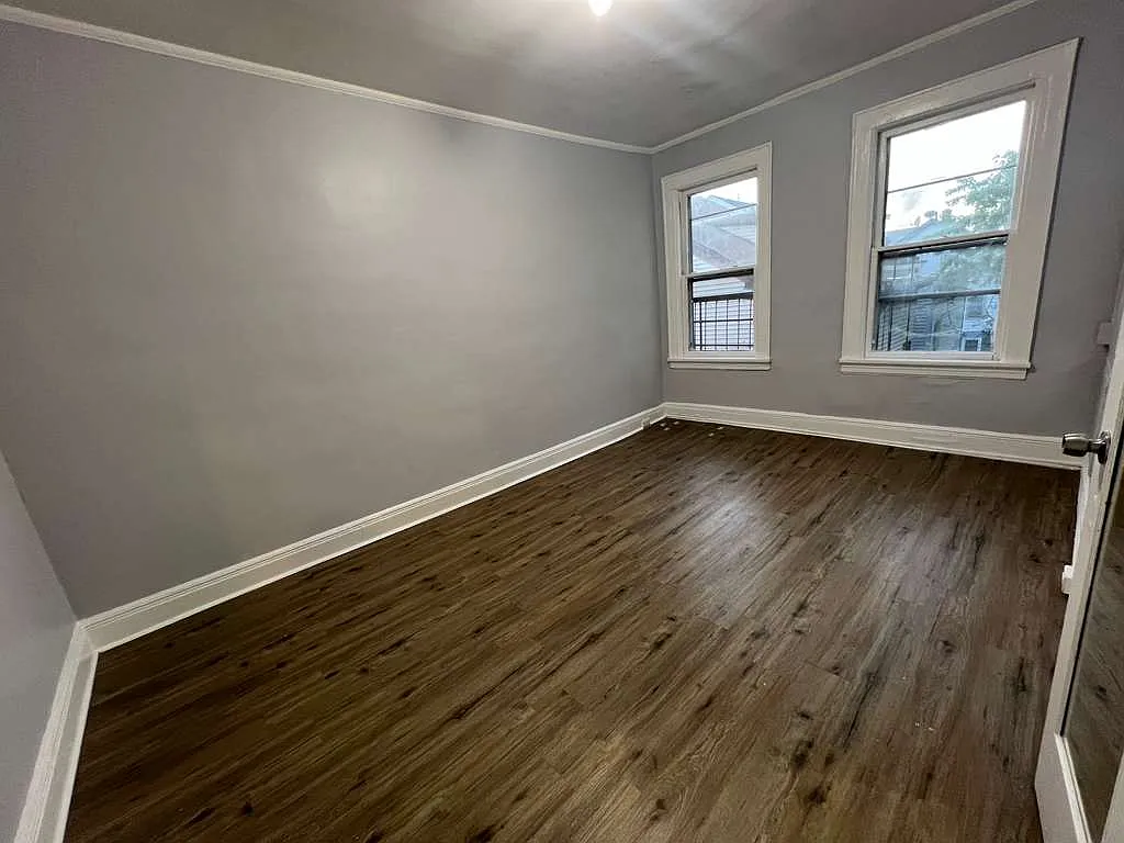 2 bed, 800 sqft, $1,800 — Photo 2