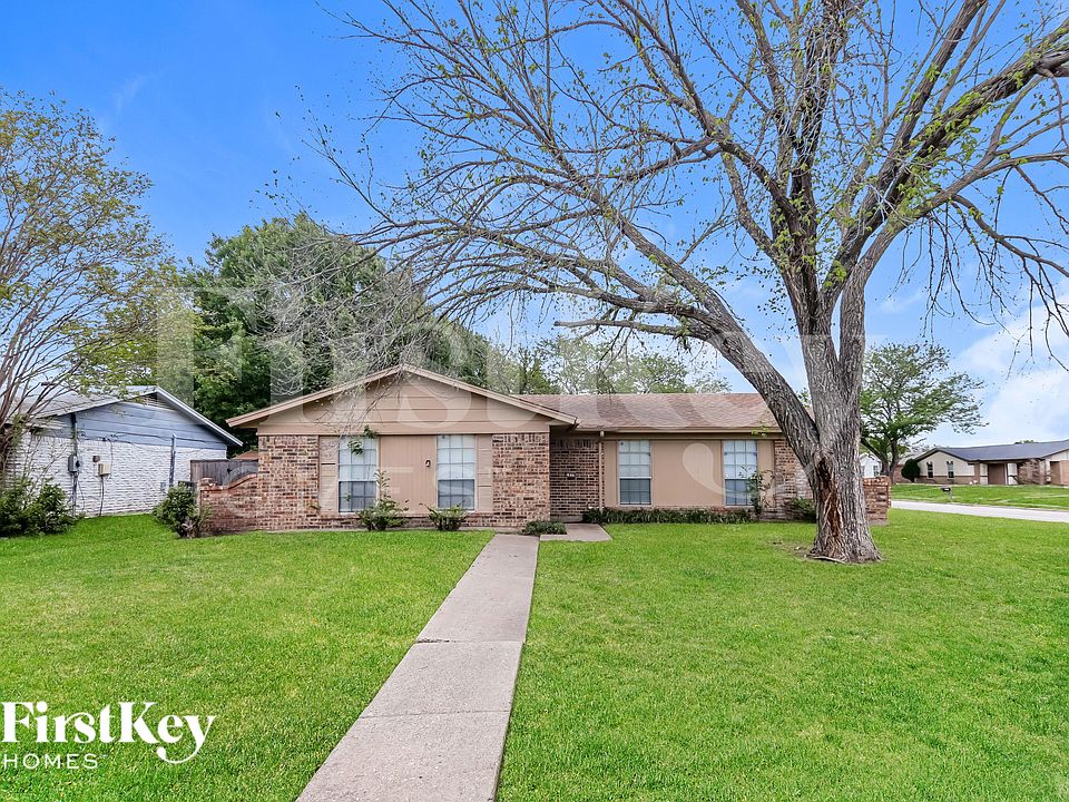 1st image of 1933 Whitney Dr