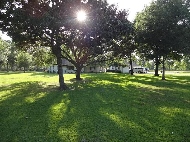 Wonderful park-like property