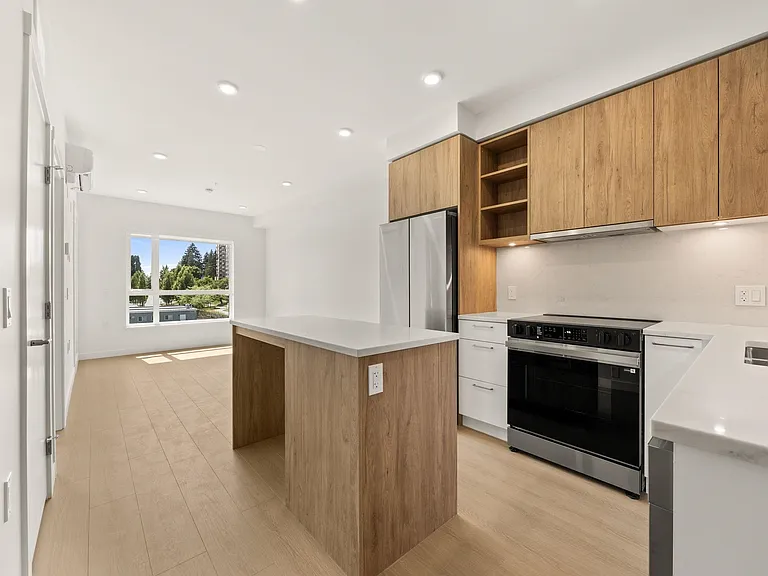 82 1st St #203 — Photo 3