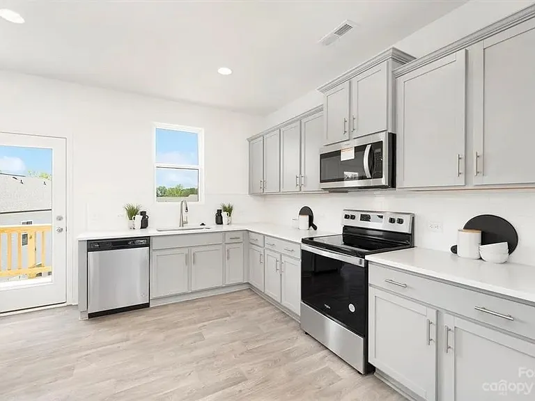 15128 Scoter St — Photo 3