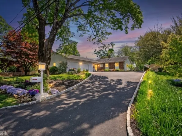 4 Hillcrest Ave, Mendham Boro, NJ 07945