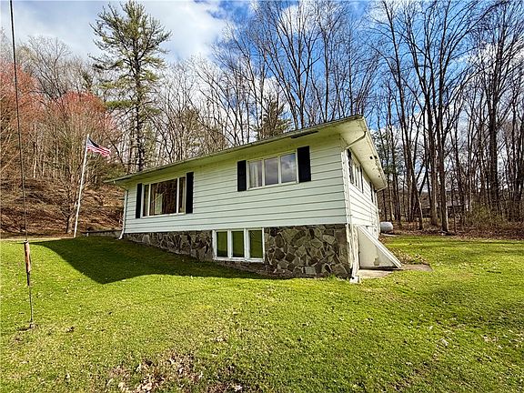 2nd image of 221 Rafferty Rd