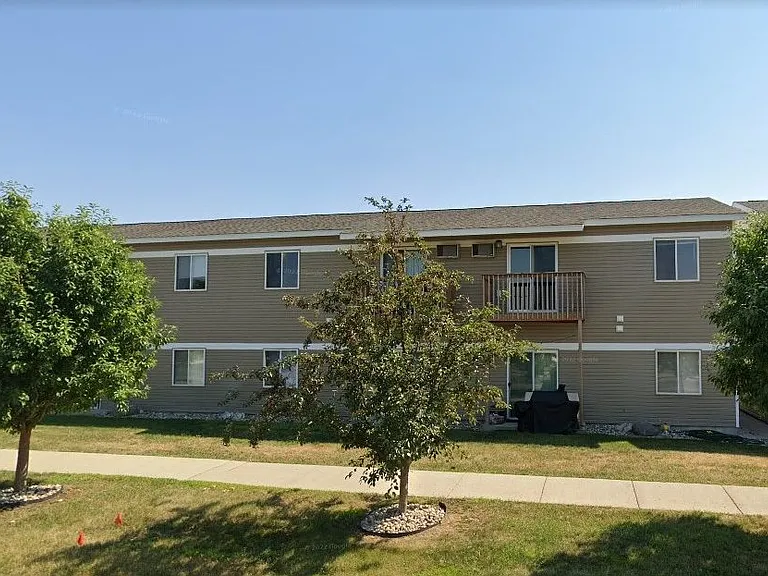 Pineview Apartments — Photo 16