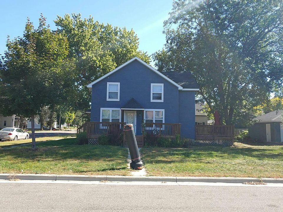 1st image of 153 6th Ave N