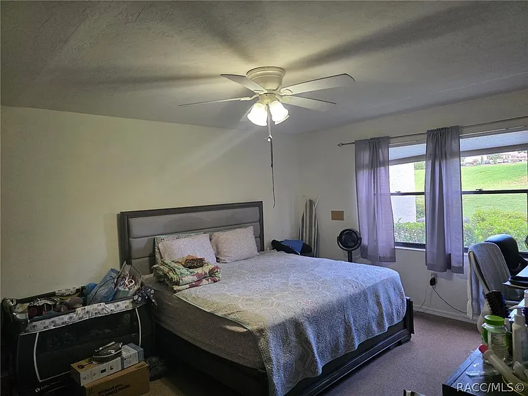 651 E Hartford St — Photo 2