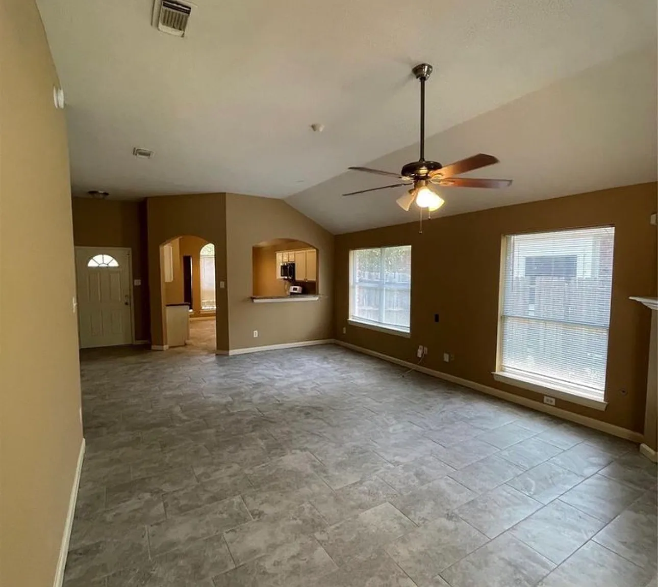 3 bed, 1409 sqft, $1,750 — Photo 4