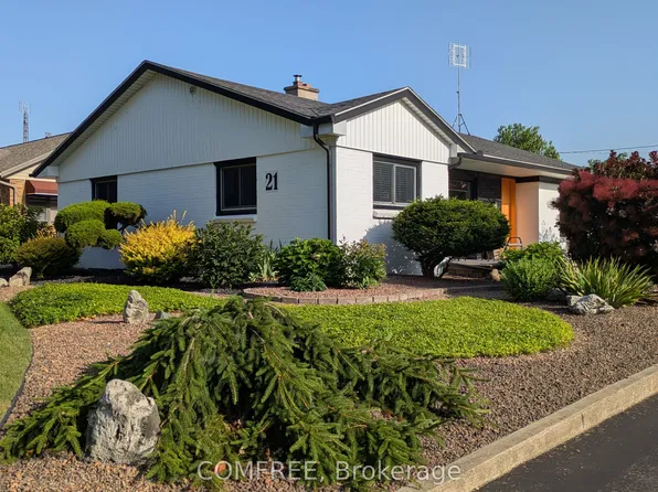 21 Seacliff Dr W, Leamington, ON N8H 2L5