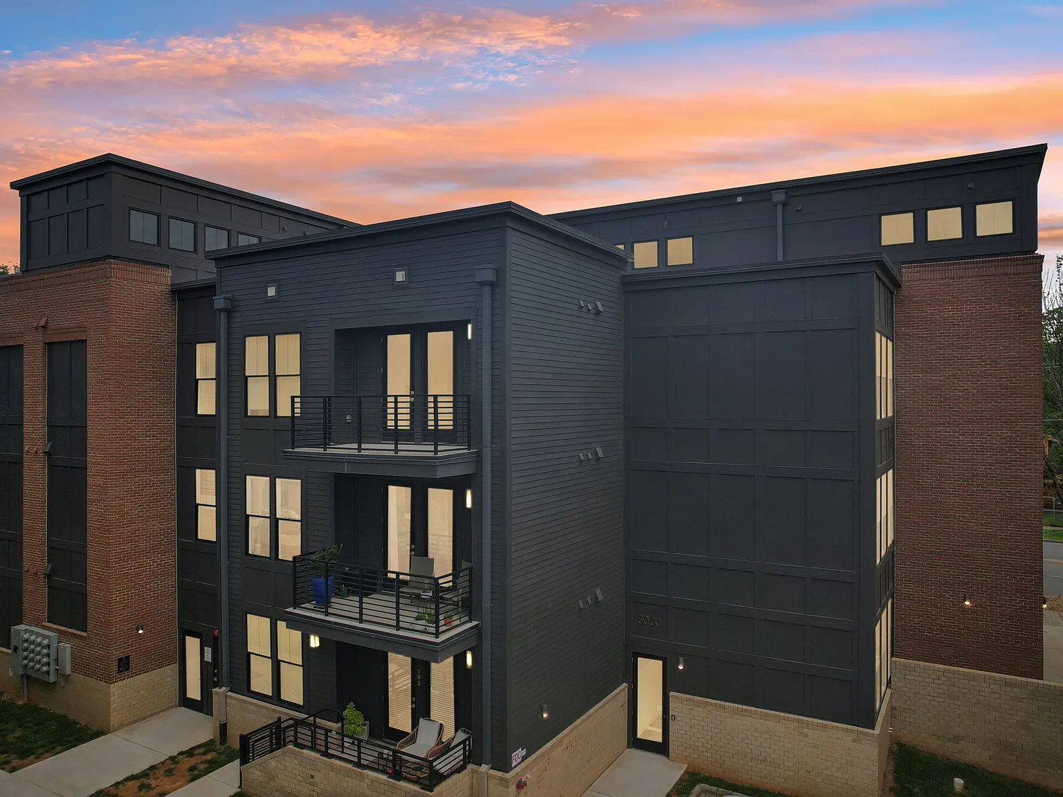 1 bed, 727 sqft, $1,595 — Photo 1