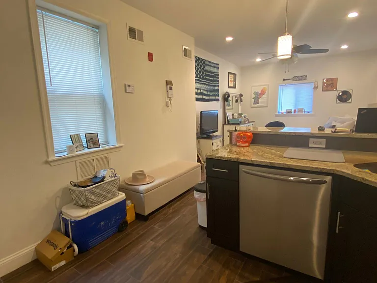 1621 Brown St #2 — Photo 6