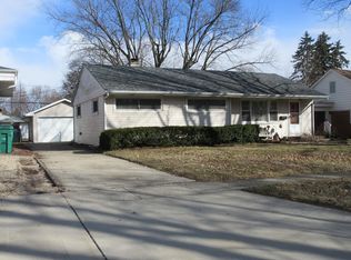 320 Terrace Dr, Sycamore, IL 60178
