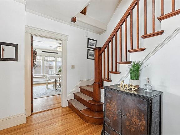 5th image of 183 King Philip Rd