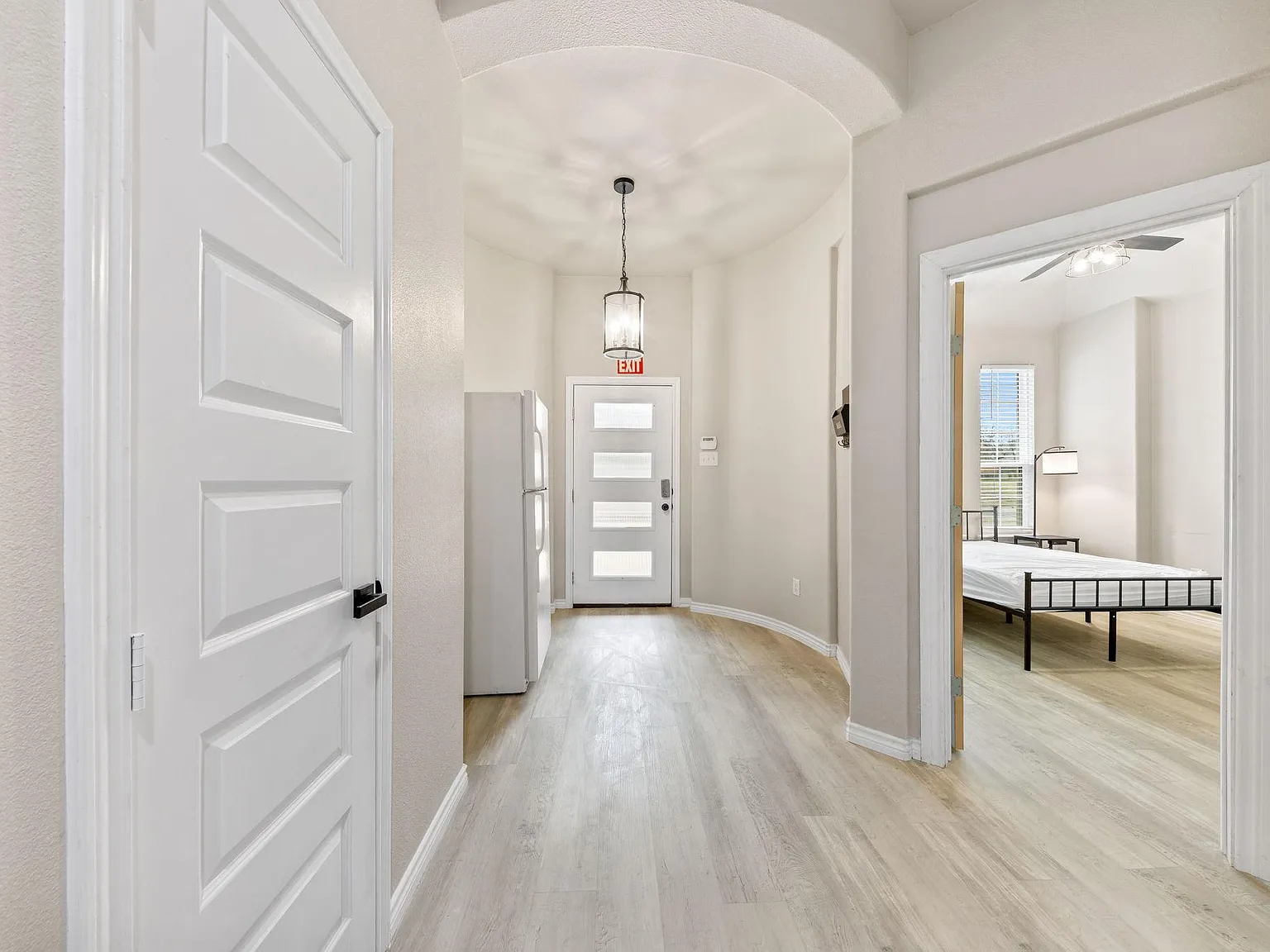 4 bed, 4.0 bath, 2282 sqft, $1,139 — Photo 4