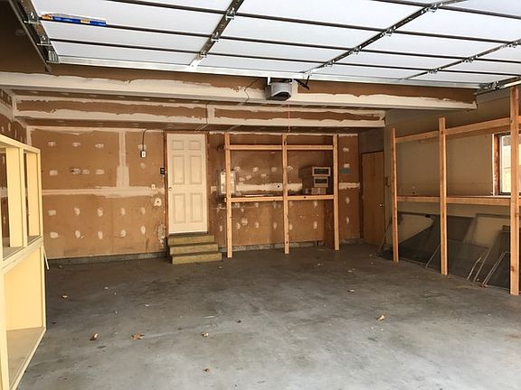 4th image of 10322 S Temple View Dr