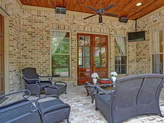 3rd image of 179 Lake Hill Dr