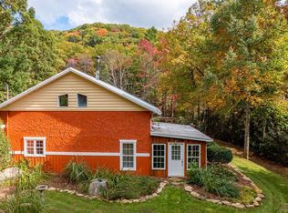 321 Old Clarktown Rd, Hampton, TN 37658