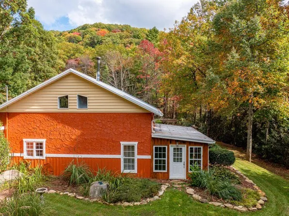 321 Old Clarktown Rd, Hampton, TN 37658