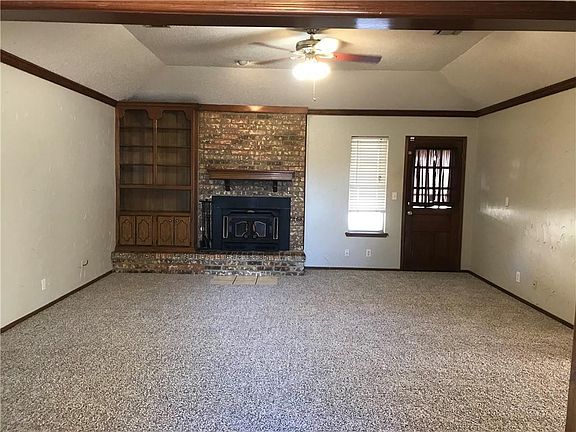 5th image of 313 N Ramblin Oaks Dr