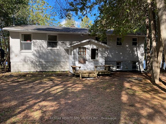 5th image of 384 Indian Point Rd