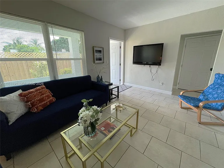 1178 NE 112th St #2 — Photo 3