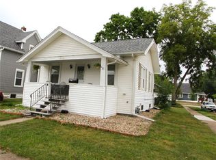 800 H Ave NW, Cedar Rapids, IA 52405